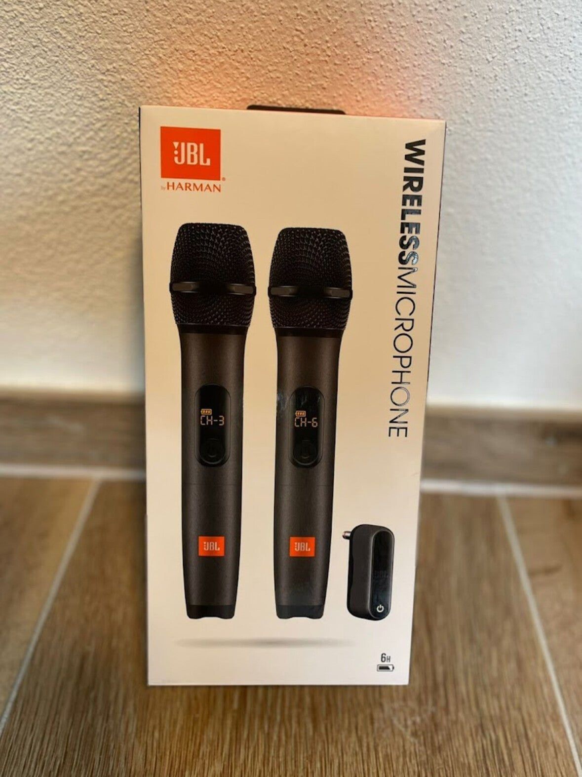 JBL Wireless-Mikrofon-Set in der Verpackung